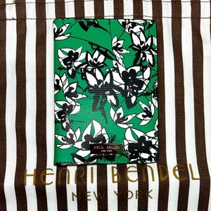 NWOT NEW HENRI BENDEL PASSPORT COVER